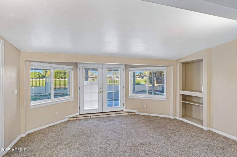 635 S Edgewater Dr-16