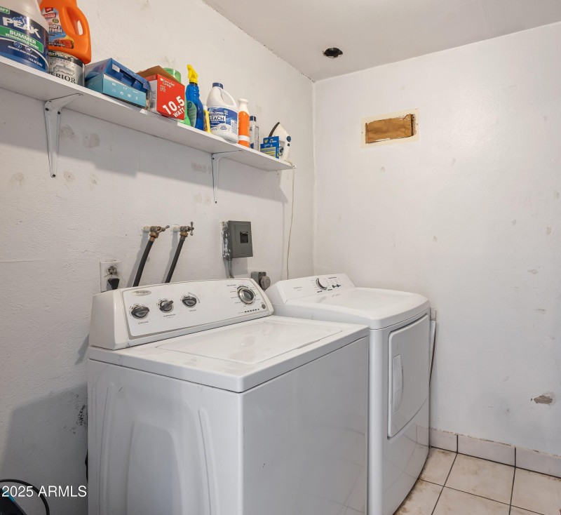 Large Laundry Room w/fridge