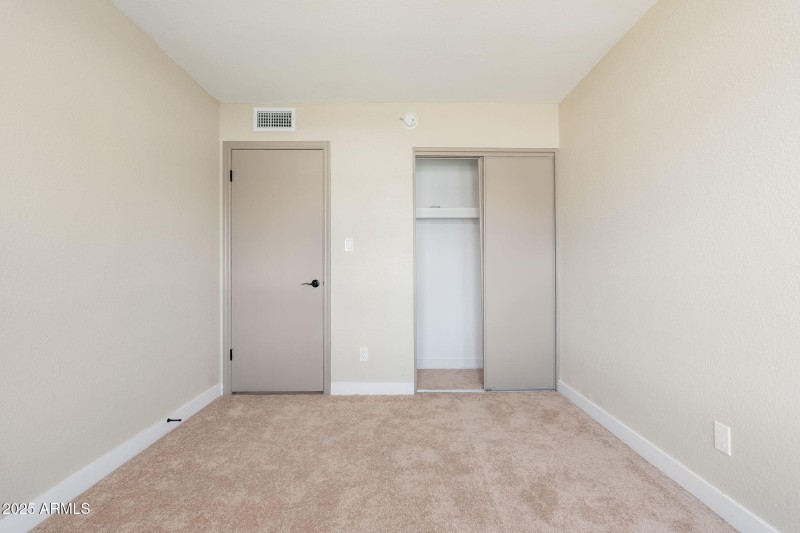 1805 W Cheyenne Dr - 23