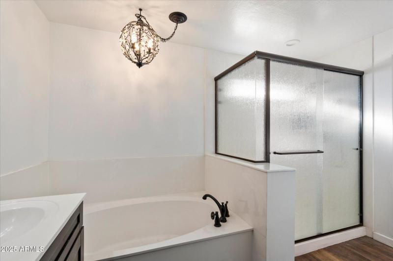 Soaking Tub & Separate Shower