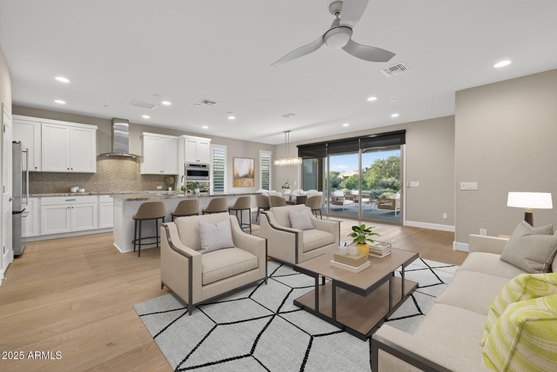 11) GREAT ROOM_final