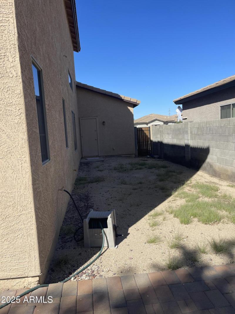 20251017_210551140_iOS