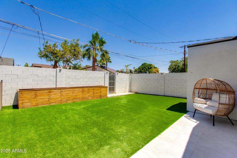 Turf & Mountain Views