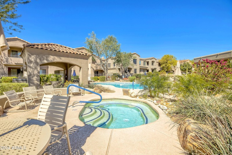 Grayhawk - 6284