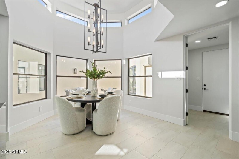 BREAKFAST NOOK TOWARD LAUNDRY