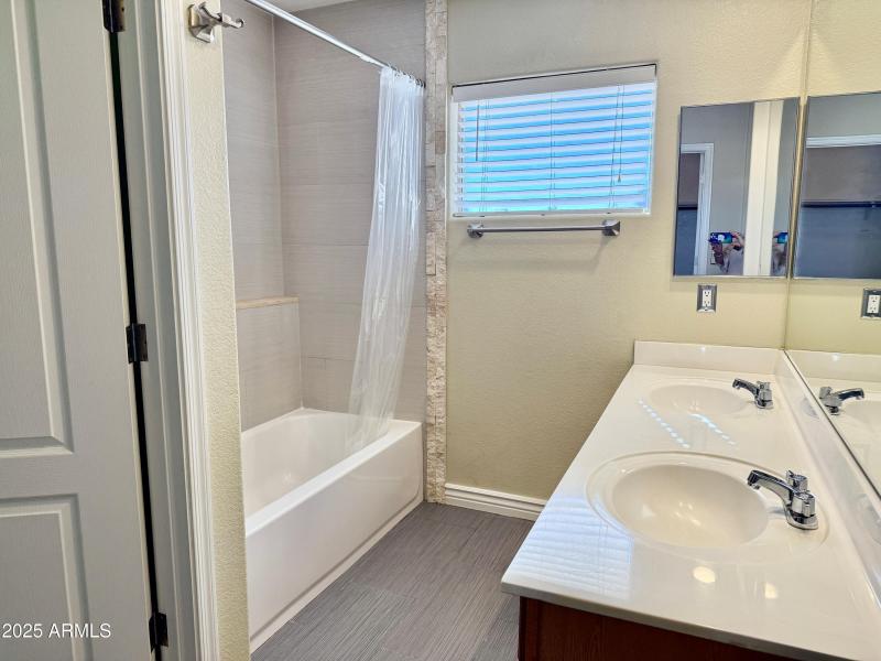 close up Master Bath