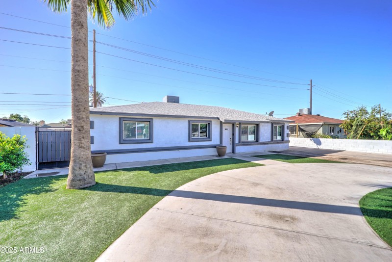 3029 W Montebello -2