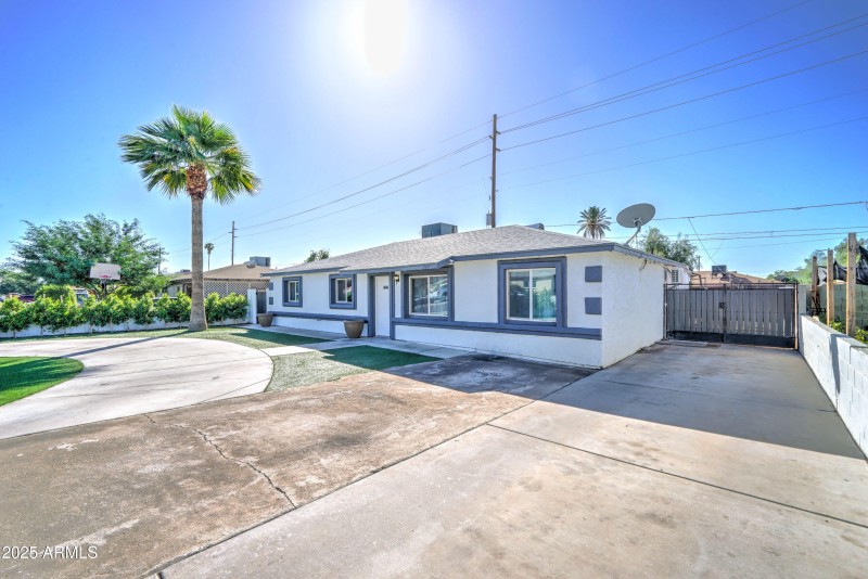 3029 W Montebello -3