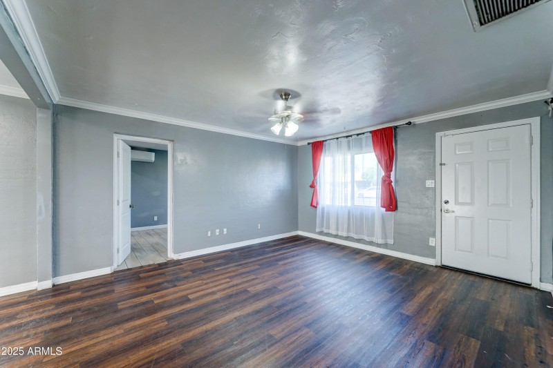3029 W Montebello -7