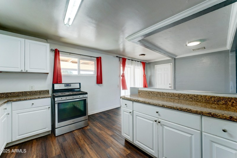 3029 W Montebello -12