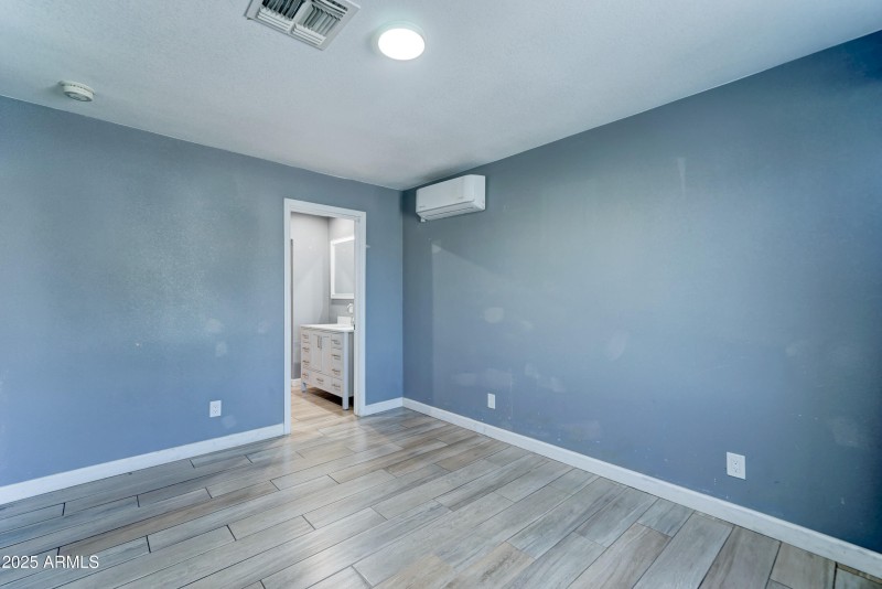 3029 W Montebello -16