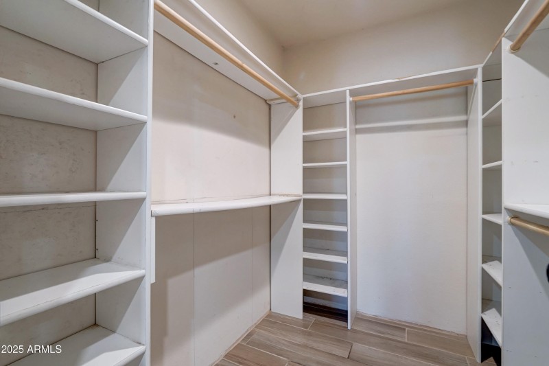 3029 W Montebello -18