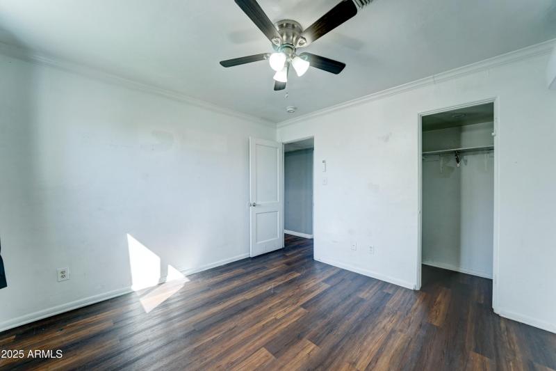 3029 W Montebello -20