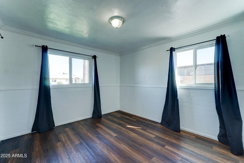 3029 W Montebello -21