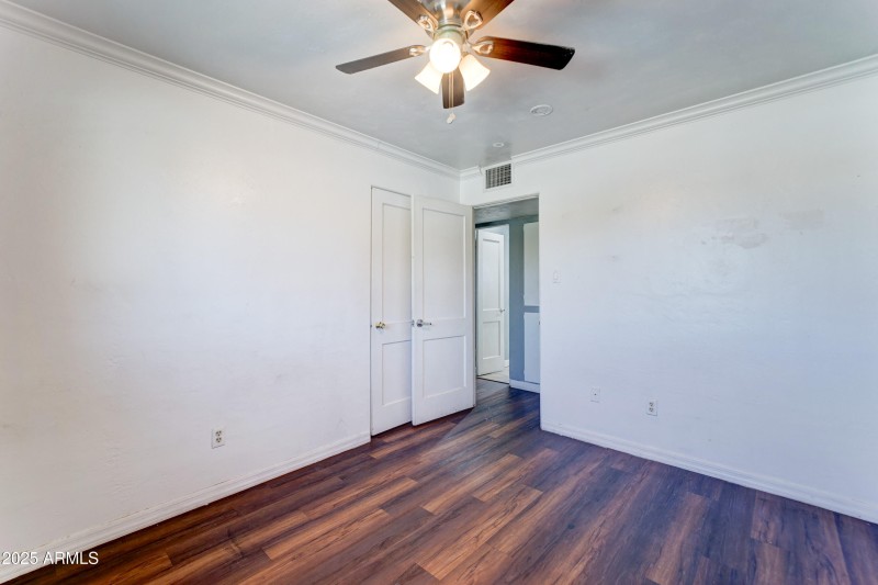 3029 W Montebello -24