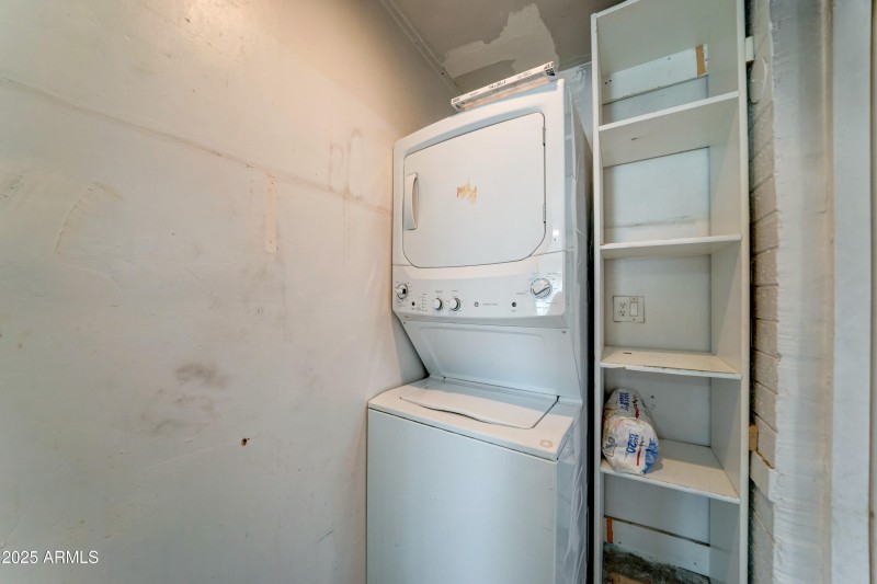 3029 W Montebello -28