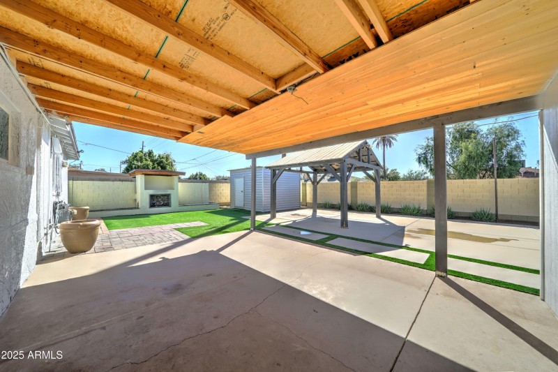 3029 W Montebello -29