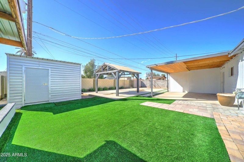 3029 W Montebello -30
