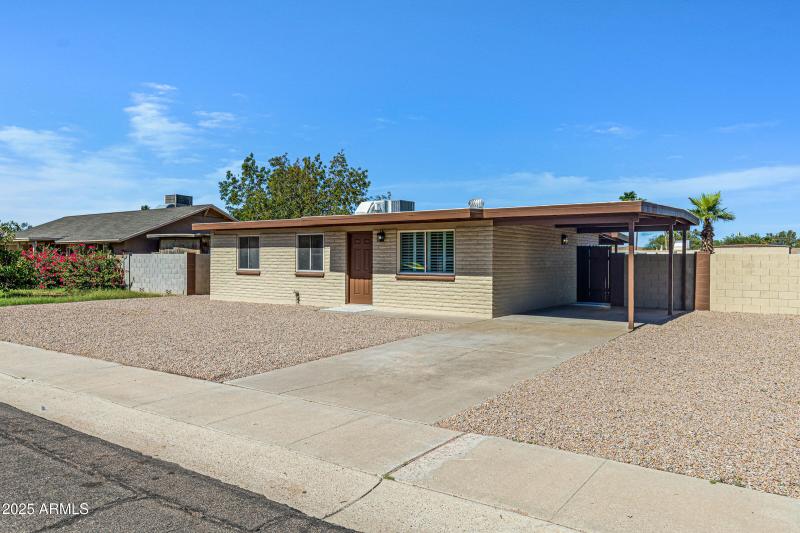 414 E Cholla St-4