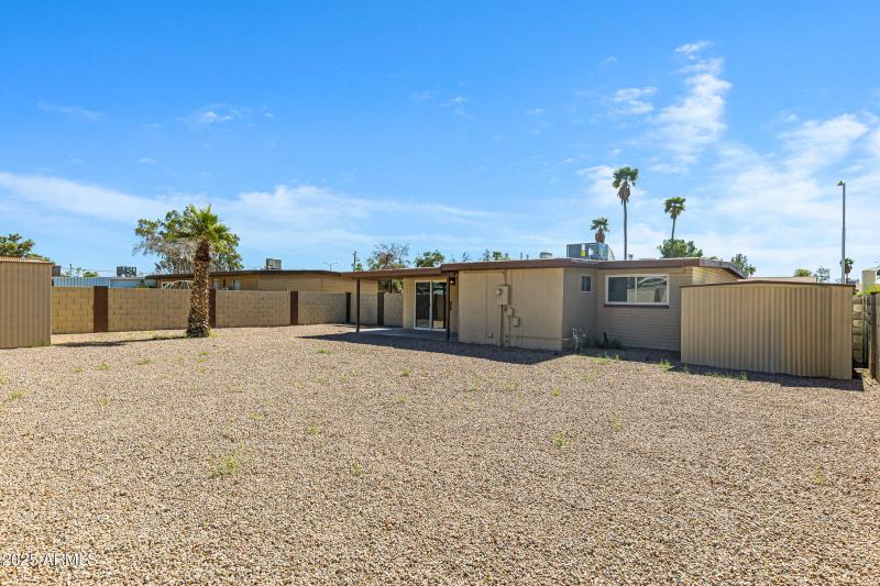 414 E Cholla St-21