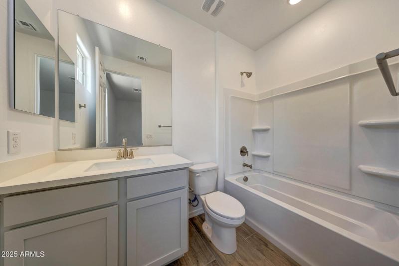 PHX_Las Ventanas_Lot 2020_Garnet_18381 M