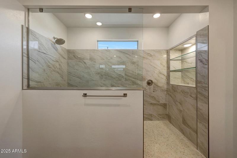 PHX_Las Ventanas_Lot 2020_Garnet_18381 M