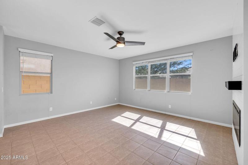 39-web-or-mls-896A1693