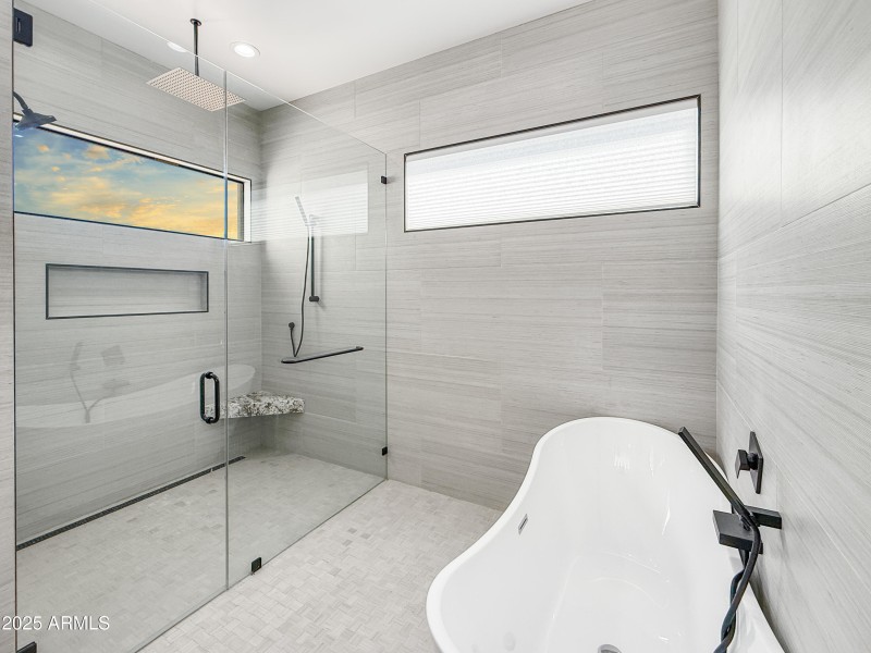 Spa Bath – Soaking Tub & Rain Shower