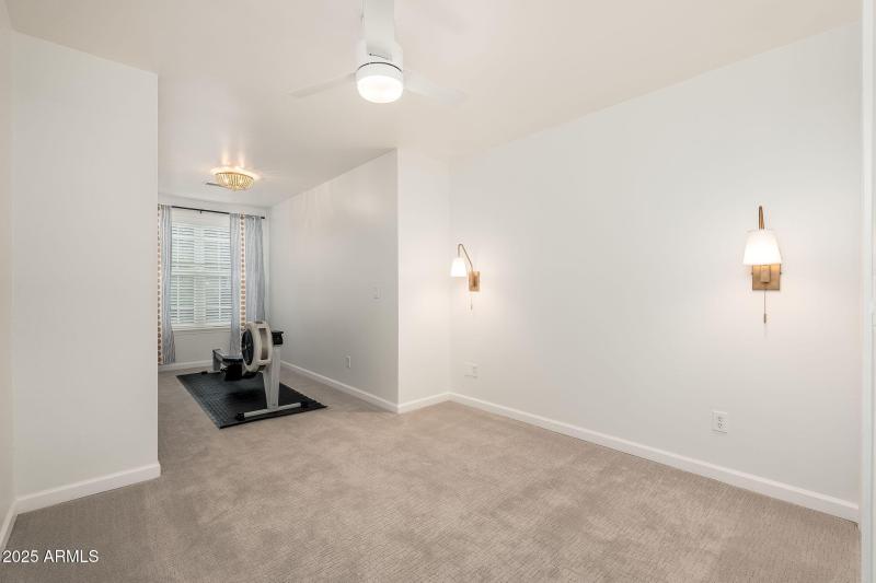 2922 N Rio De Flag Dr - 37