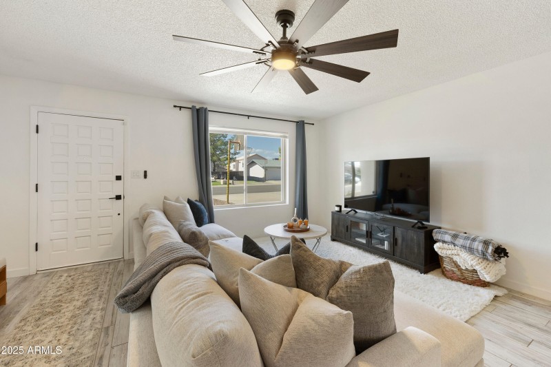 18821 N 17th Ave Phoenix AZ-print-049-03