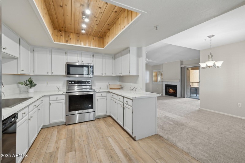 8-web-or-mls-9736-n-95th-st-225