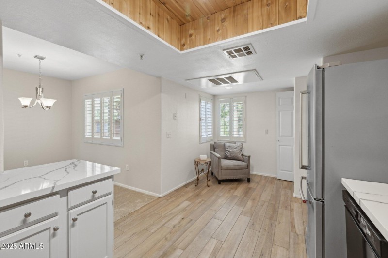 10-web-or-mls-9736-n-95th-st-225