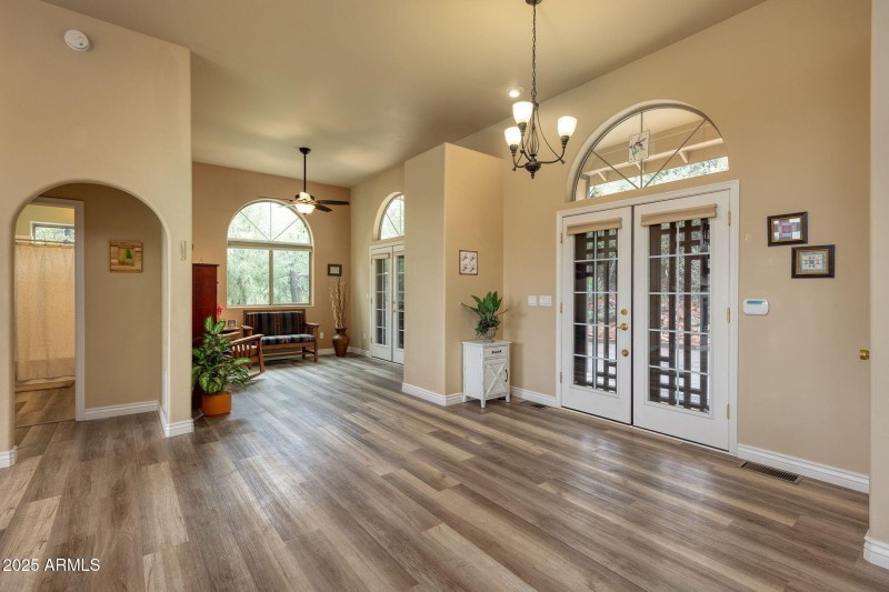 10-web-or-mls-photo(10) 1118 S Mud Sprin