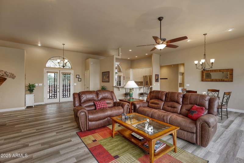 12-web-or-mls-photo(12) 1118 S Mud Sprin