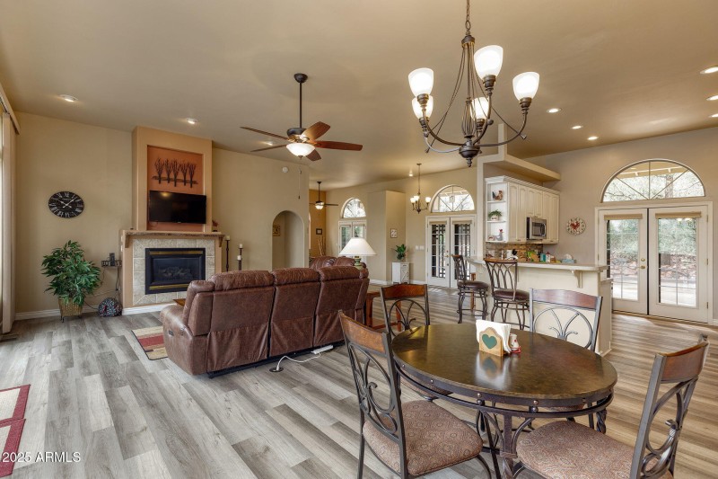 17-web-or-mls-photo(17) 1118 S Mud Sprin