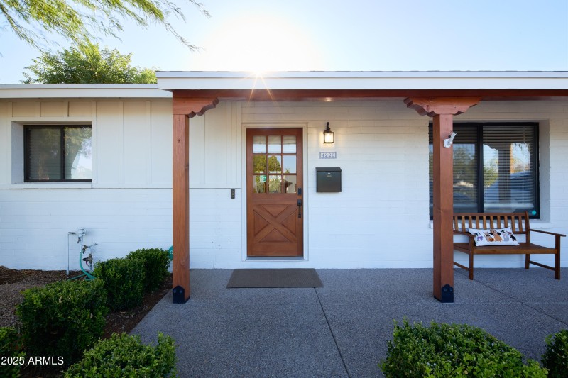 PropertyImageCo_4226N84thPl_WEB_18