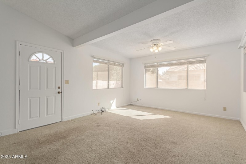 1531 E Buena Vista Dr