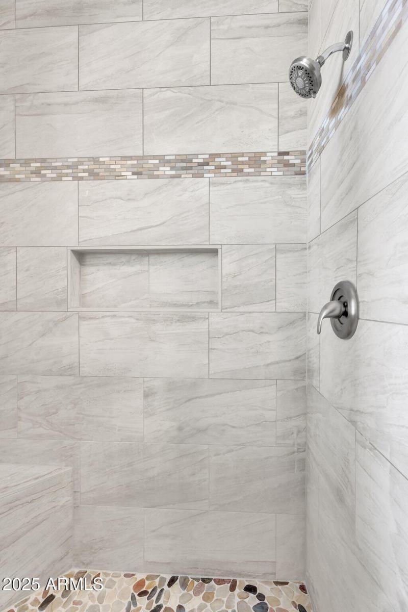 019_27-web-or-mls-oak_rd-43_822