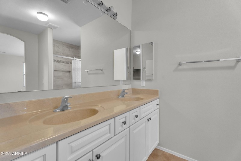 025_22-web-or-mls-oak_rd-44_373