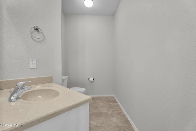 039_42-web-or-mls-oak_rd-17_460