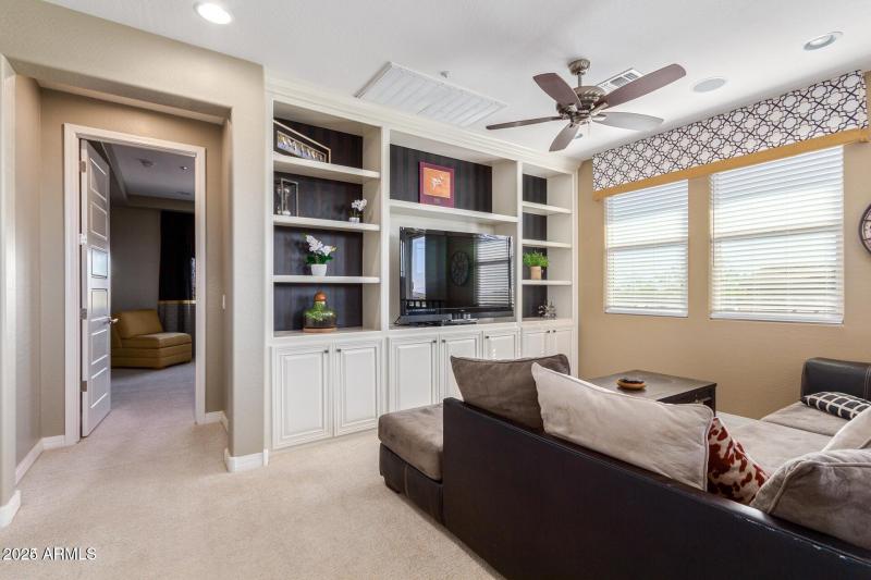 32185 N 129th Ave loft