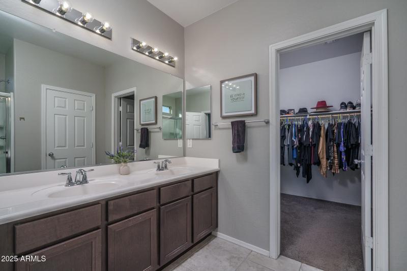12) PRIMARY BATH
