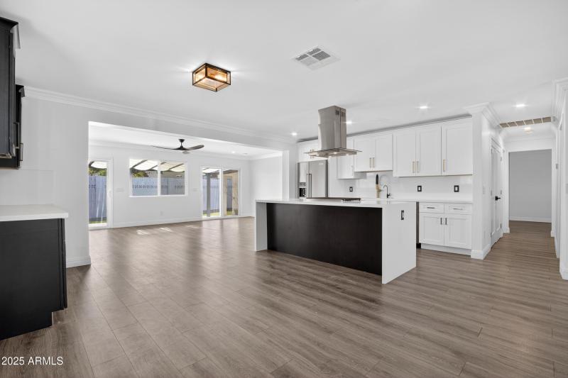 Kitchen / Dining