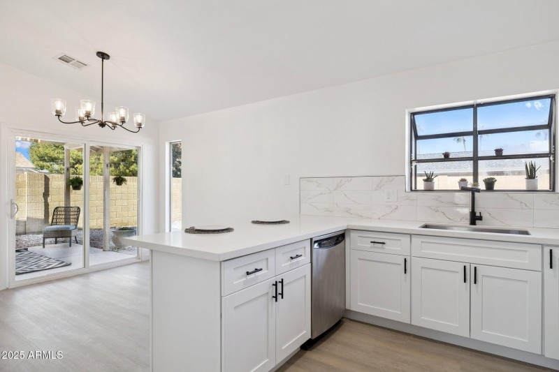 8-web-or-mls-5108-e-shomi-st