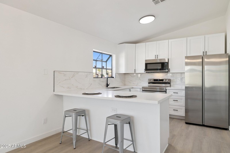 7-web-or-mls-5108-e-shomi-st