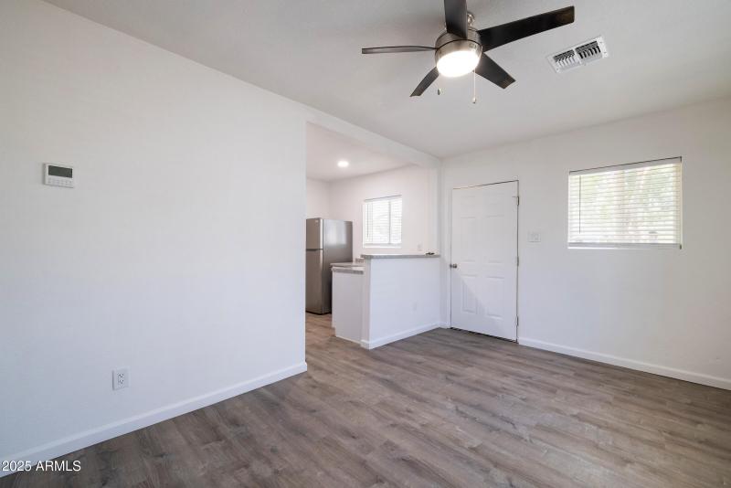 2425 W Turney Ave - Interior 03