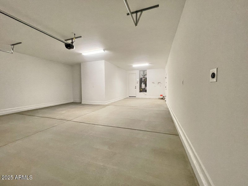 036 3 Car Tandem Garage