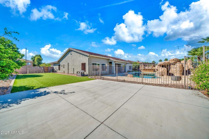 13204 W San Miguel Ave-46