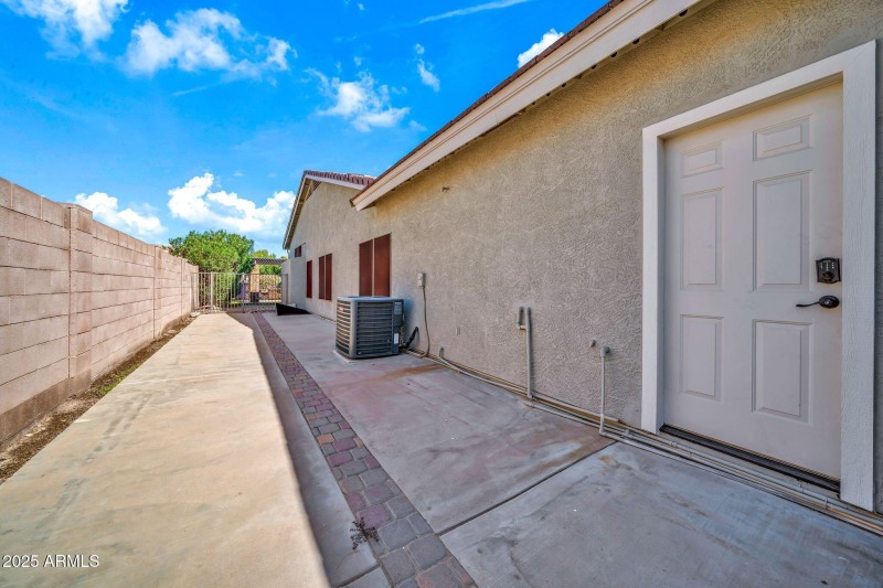 13204 W San Miguel Ave-48