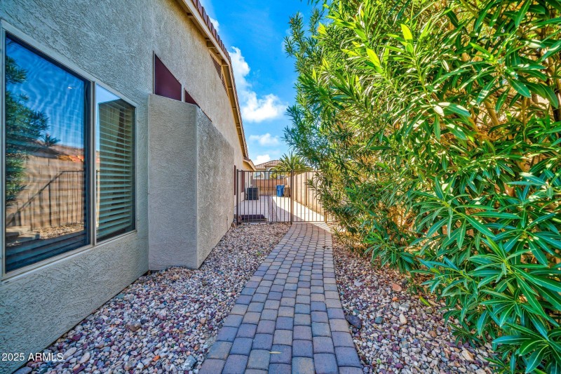 13204 W San Miguel Ave-49